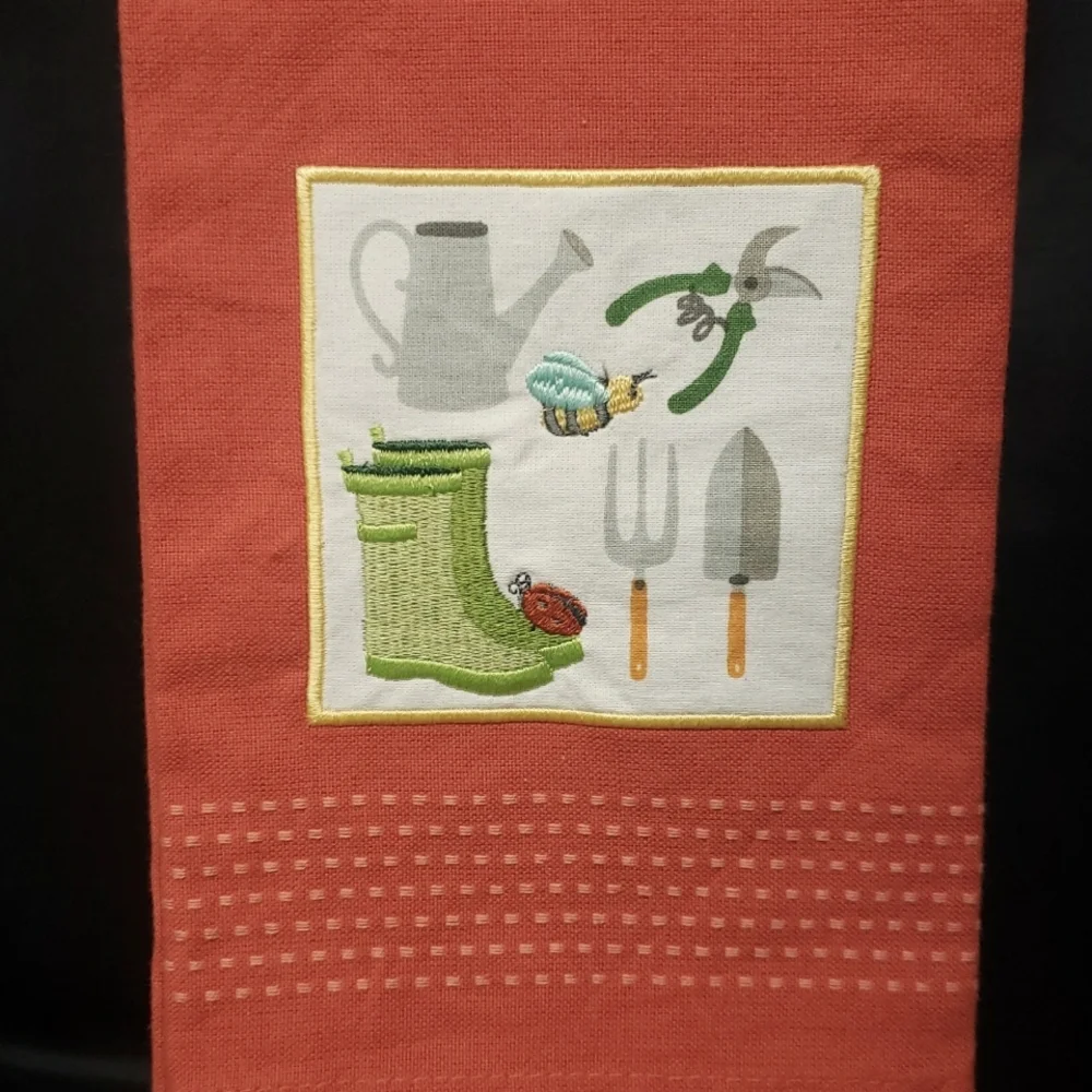 Design Imports NWT Kitchen Towel S/2 with Embroidered Garden Theme Design